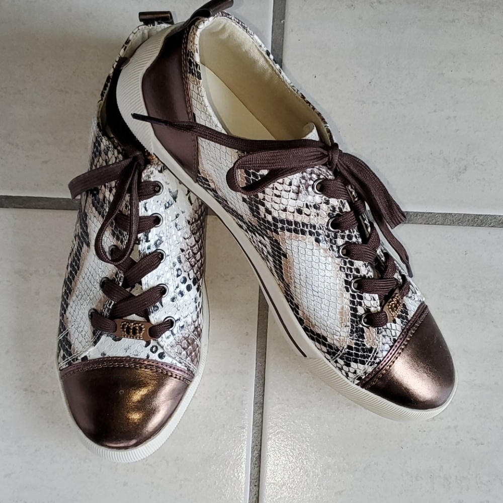 New! Kathy Van Zeeland reptile print shoes, sz 8.5